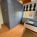 Twenge Retreat - Haus Naehe Stadt Und Flughafen Mit Garten, 3 Zimmer, Tv, Kueche, Bad Und Netflix