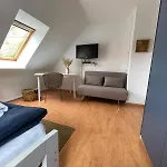 Twenge Retreat - Haus Naehe Stadt Und Flughafen Mit Garten, 3 Zimmer, Tv, Kueche, Bad Und Netflix Hébergement de vacances Altenhorst