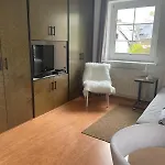 Hébergement de vacances Twenge Retreat - Haus Naehe Stadt Und Flughafen Mit Garten, 3 Zimmer, Tv, Kueche, Bad Und Netflix *