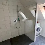 Twenge Retreat - Haus Naehe Stadt Und Flughafen Mit Garten, 3 Zimmer, Tv, Kueche, Bad Und Netflix Altenhorst