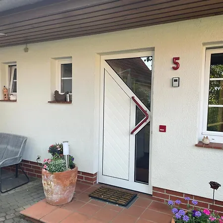 Nyaraló Twenge Retreat - Haus Naehe Stadt Und Flughafen Mit Garten, 3 Zimmer, Tv, Kueche, Bad Und Netflix