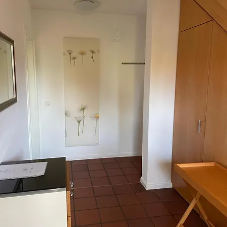 Twenge Retreat - Haus Naehe Stadt Und Flughafen Mit Garten, 3 Zimmer, Tv, Kueche, Bad Und Netflix Nyaraló Altenhorst