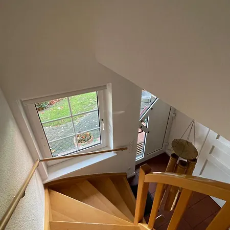 Twenge Retreat - Haus Naehe Stadt Und Flughafen Mit Garten, 3 Zimmer, Tv, Kueche, Bad Und Netflix * Altenhorst