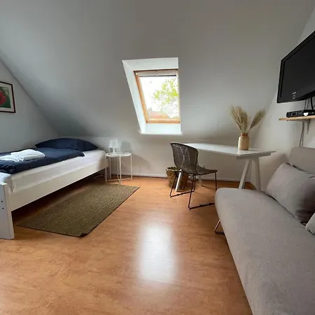 Twenge Retreat - Haus Naehe Stadt Und Flughafen Mit Garten, 3 Zimmer, Tv, Kueche, Bad Und Netflix