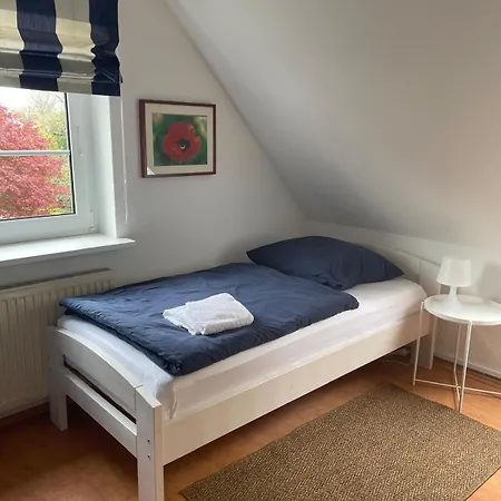 Prázdninový dům Twenge Retreat - Haus Naehe Stadt Und Flughafen Mit Garten, 3 Zimmer, Tv, Kueche, Bad Und Netflix