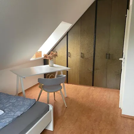 Twenge Retreat - Haus Naehe Stadt Und Flughafen Mit Garten, 3 Zimmer, Tv, Kueche, Bad Und Netflix Prázdninový dům *
