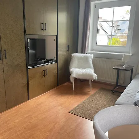 Prázdninový dům Twenge Retreat - Haus Naehe Stadt Und Flughafen Mit Garten, 3 Zimmer, Tv, Kueche, Bad Und Netflix *