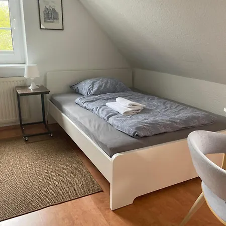 Twenge Retreat - Haus Naehe Stadt Und Flughafen Mit Garten, 3 Zimmer, Tv, Kueche, Bad Und Netflix *