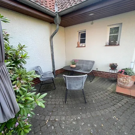 Twenge Retreat - Haus Naehe Stadt Und Flughafen Mit Garten, 3 Zimmer, Tv, Kueche, Bad Und Netflix * Altenhorst