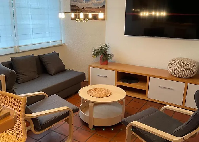 Twenge Retreat - Haus Naehe Stadt Und Flughafen Mit Garten, 3 Zimmer, Tv, Kueche, Bad Und Netflix