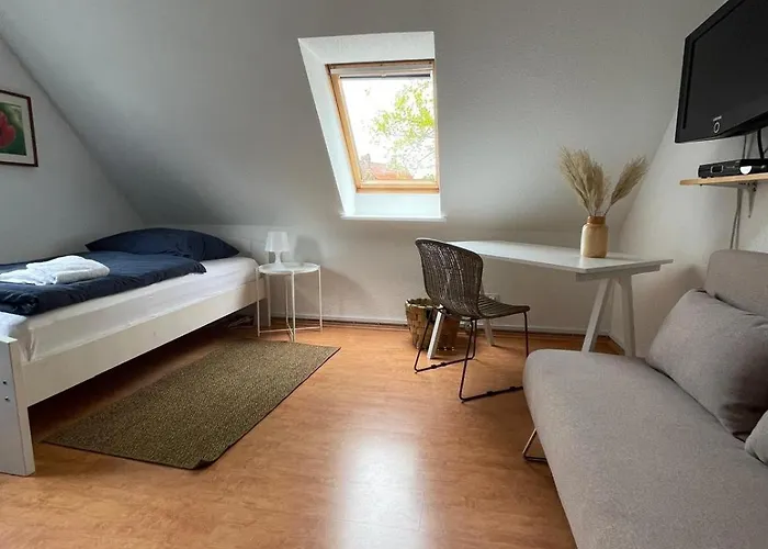 Twenge Retreat - Haus Naehe Stadt Und Flughafen Mit Garten, 3 Zimmer, Tv, Kueche, Bad Und Netflix