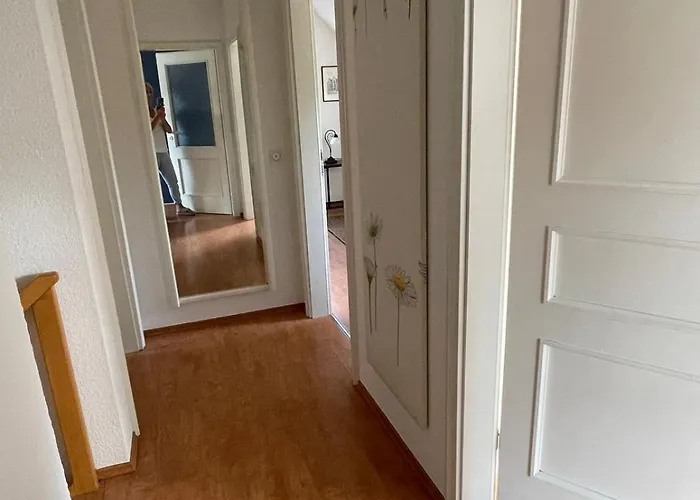 Twenge Retreat - Haus Naehe Stadt Und Flughafen Mit Garten, 3 Zimmer, Tv, Kueche, Bad Und Netflix Nyaraló *