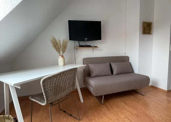 Twenge Retreat - Haus Naehe Stadt Und Flughafen Mit Garten, 3 Zimmer, Tv, Kueche, Bad Und Netflix * Altenhorst