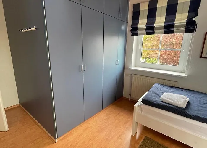 Twenge Retreat - Haus Naehe Stadt Und Flughafen Mit Garten, 3 Zimmer, Tv, Kueche, Bad Und Netflix