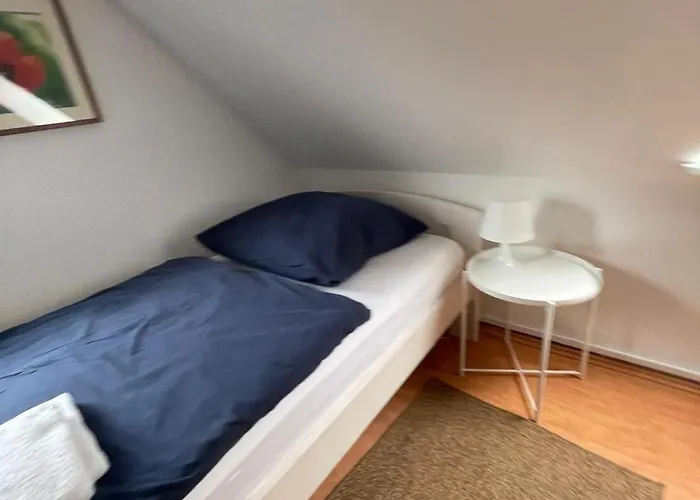 Twenge Retreat - Haus Naehe Stadt Und Flughafen Mit Garten, 3 Zimmer, Tv, Kueche, Bad Und Netflix Altenhorst