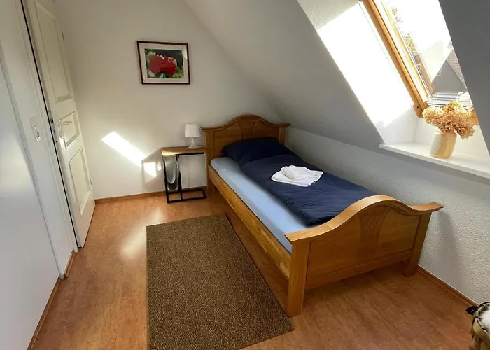 Twenge Retreat - Haus Naehe Stadt Und Flughafen Mit Garten, 3 Zimmer, Tv, Kueche, Bad Und Netflix Nyaraló Altenhorst