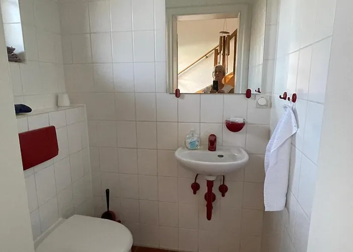 Twenge Retreat - Haus Naehe Stadt Und Flughafen Mit Garten, 3 Zimmer, Tv, Kueche, Bad Und Netflix Altenhorst